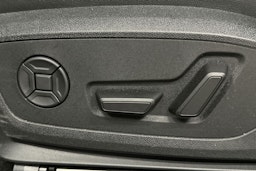 musta Audi Q4 e-tron 2024 kuva 31.