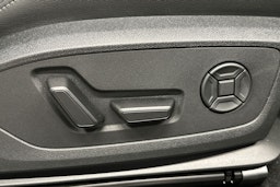 musta Audi Q4 e-tron 2024 kuva 33.