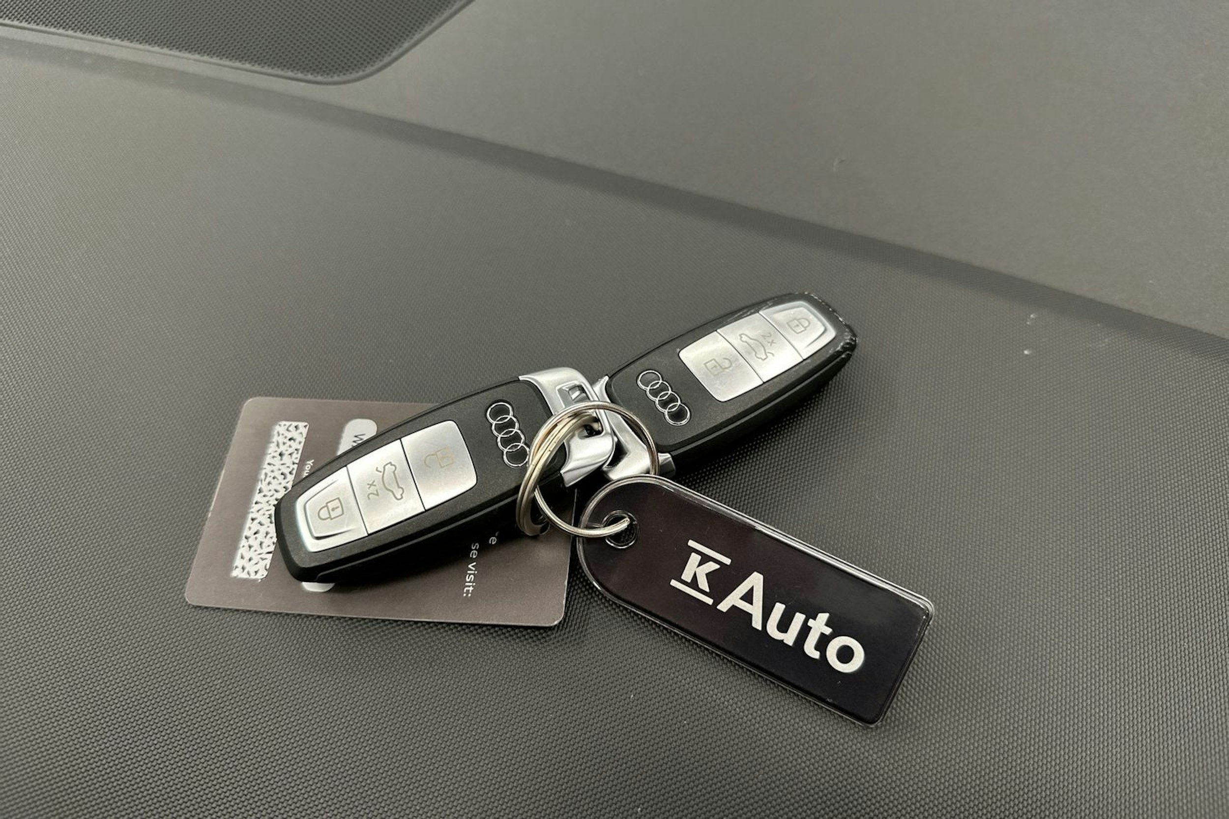musta Audi Q4 e-tron 2024 kuva 34.