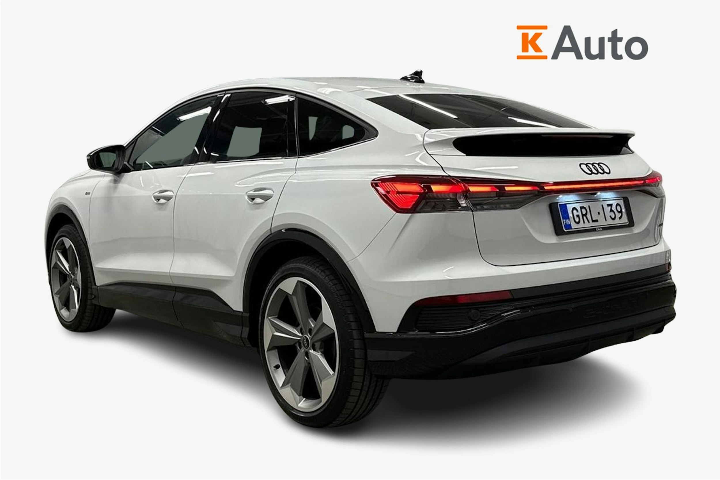 valkoinen Audi Q4 e-tron 2024 kuva 2.