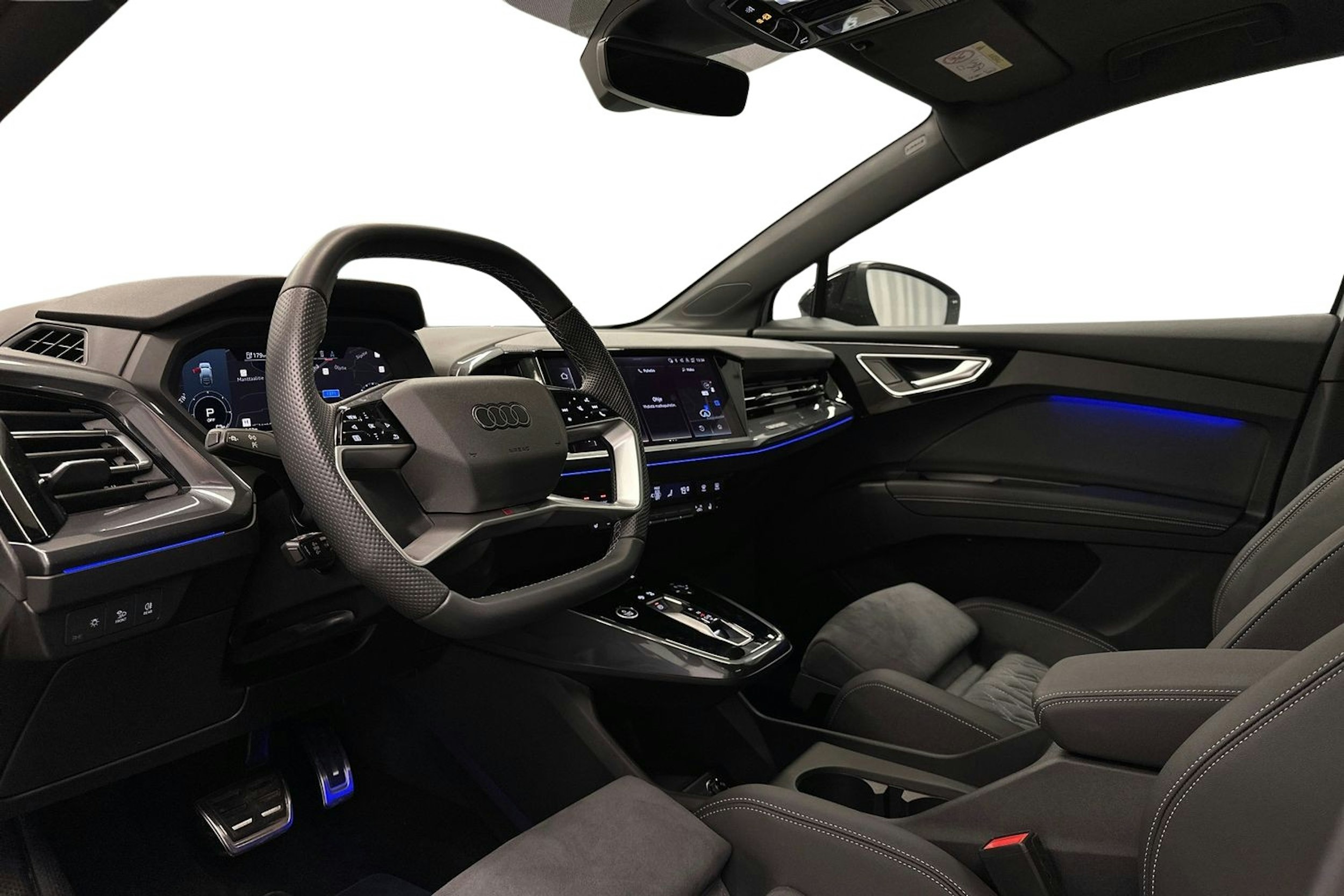 valkoinen Audi Q4 e-tron 2024 kuva 7.