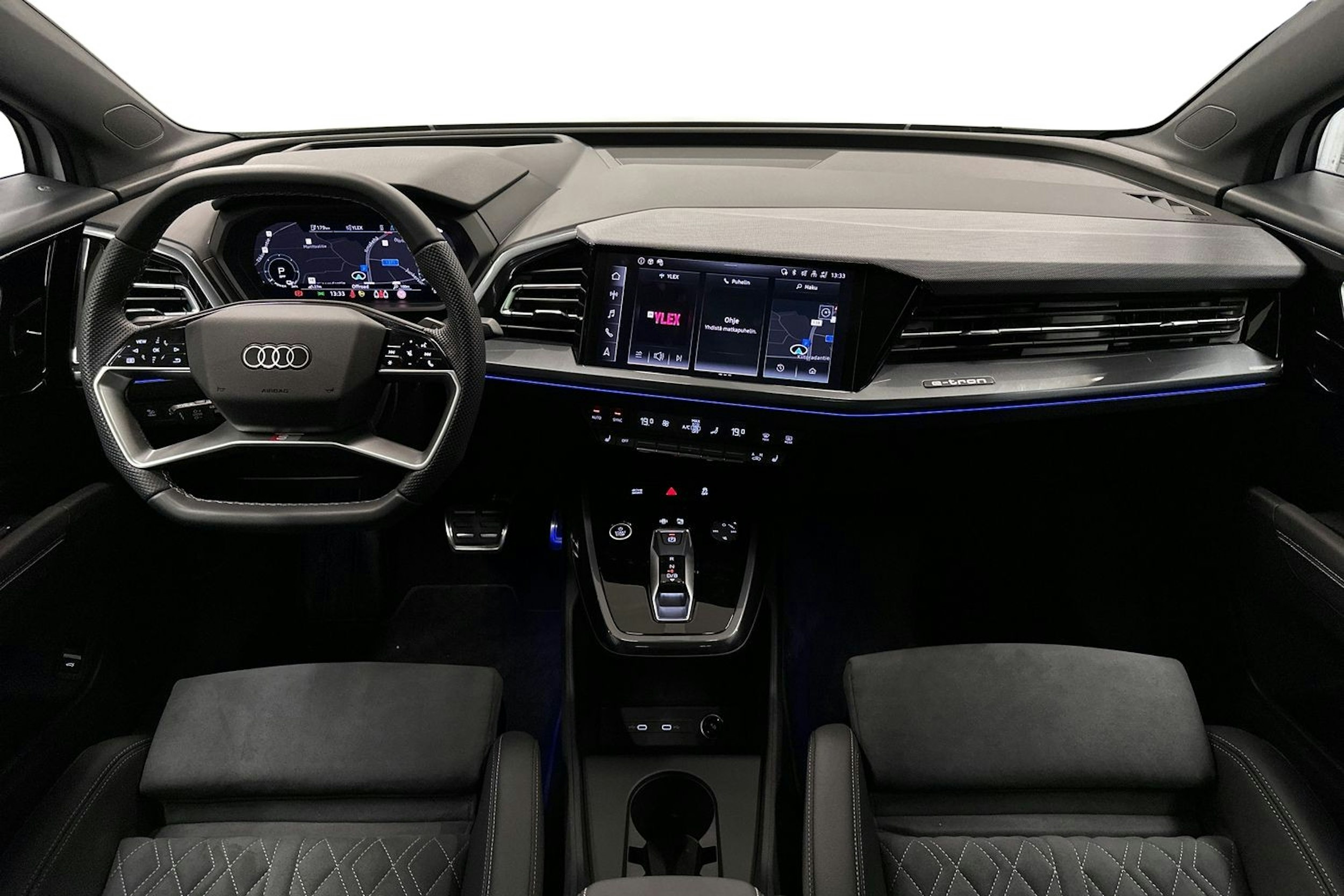 valkoinen Audi Q4 e-tron 2024 kuva 9.