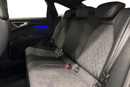 valkoinen Audi Q4 e-tron 2024 kuva 10.