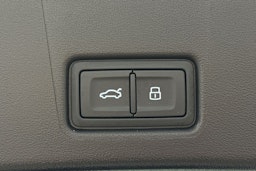 valkoinen Audi Q4 e-tron 2024 kuva 15.