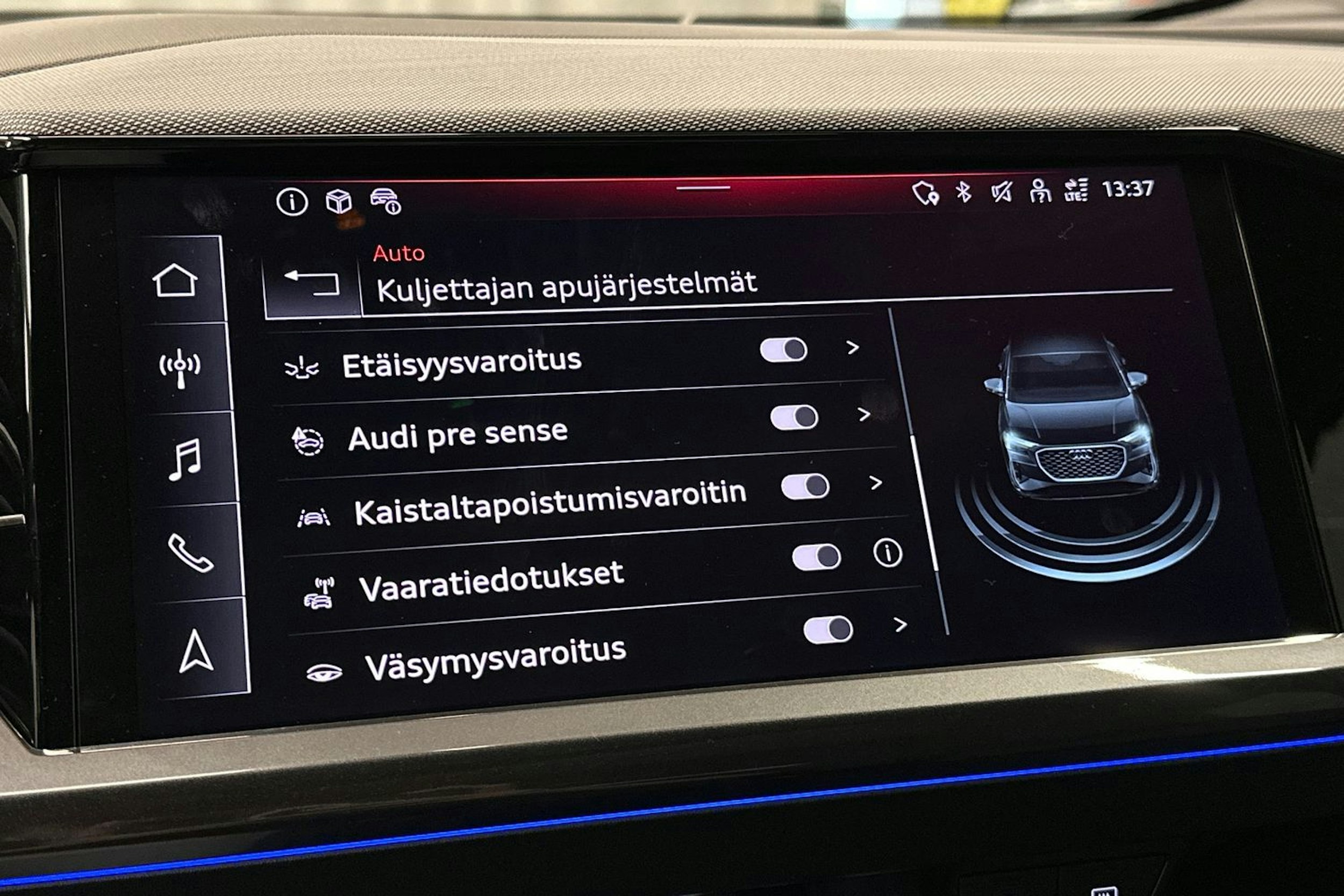 valkoinen Audi Q4 e-tron 2024 kuva 33.