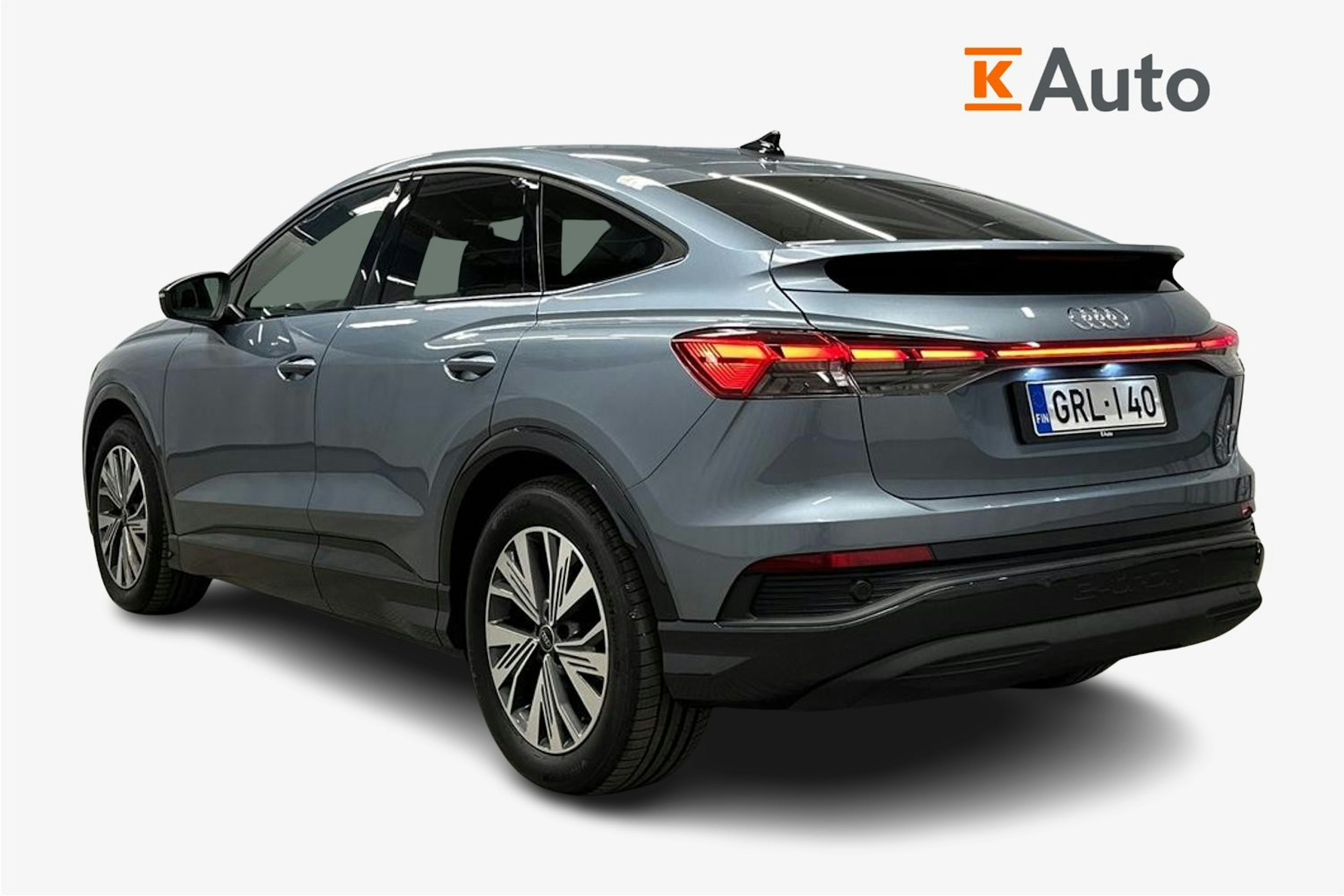 sininen Audi Q4 e-tron 2024 kuva 2.