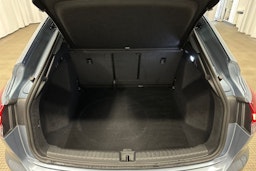 sininen Audi Q4 e-tron 2024 kuva 14.
