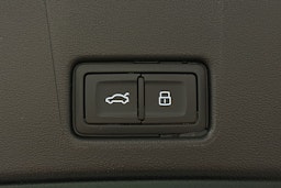 sininen Audi Q4 e-tron 2024 kuva 15.