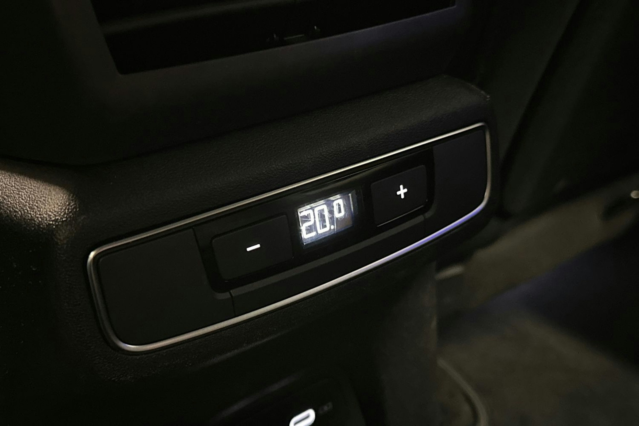 sininen Audi Q4 e-tron 2024 kuva 17.
