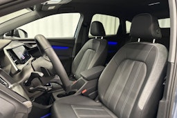 sininen Audi Q4 e-tron 2024 kuva 19.