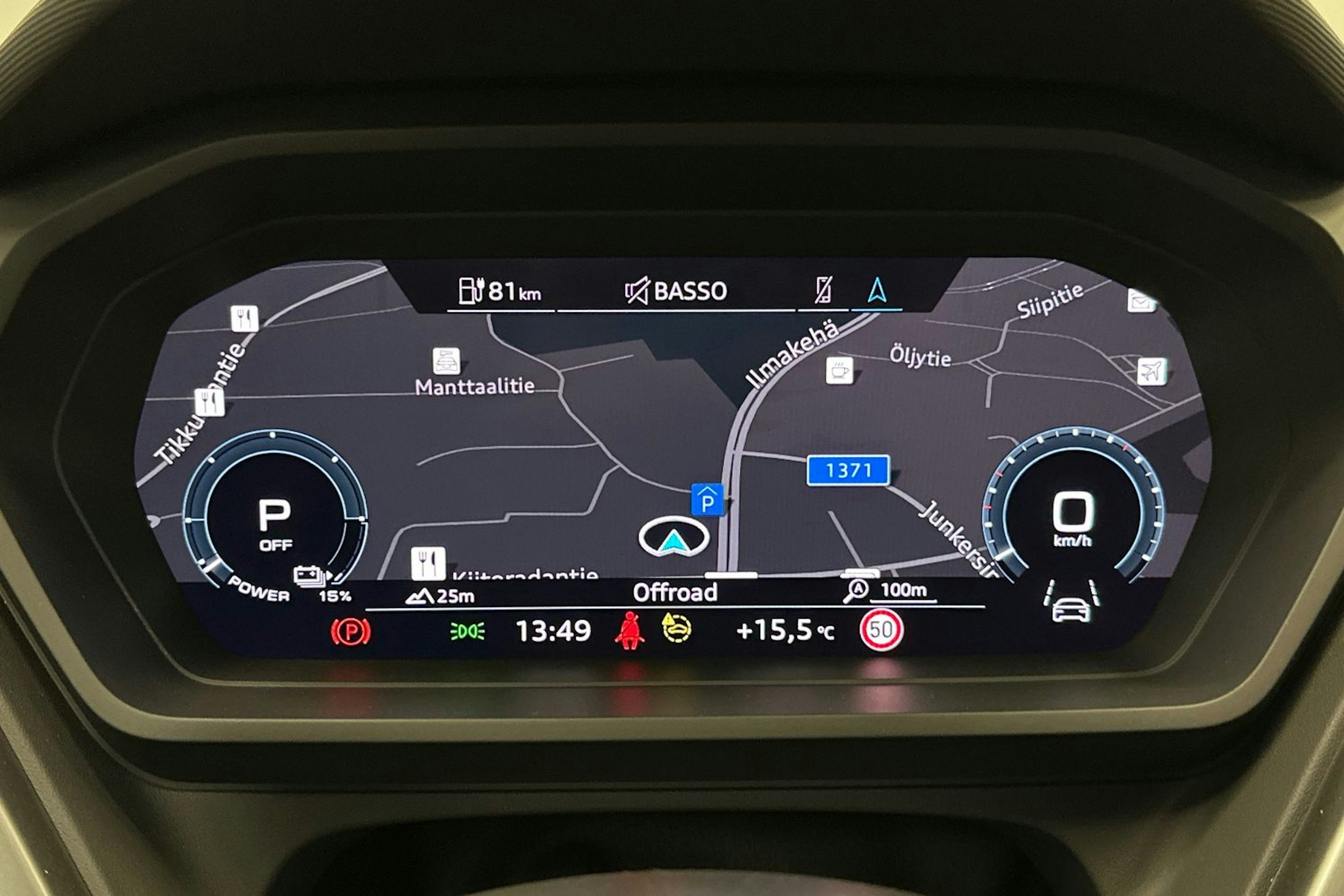 sininen Audi Q4 e-tron 2024 kuva 23.