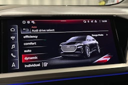 sininen Audi Q4 e-tron 2024 kuva 28.
