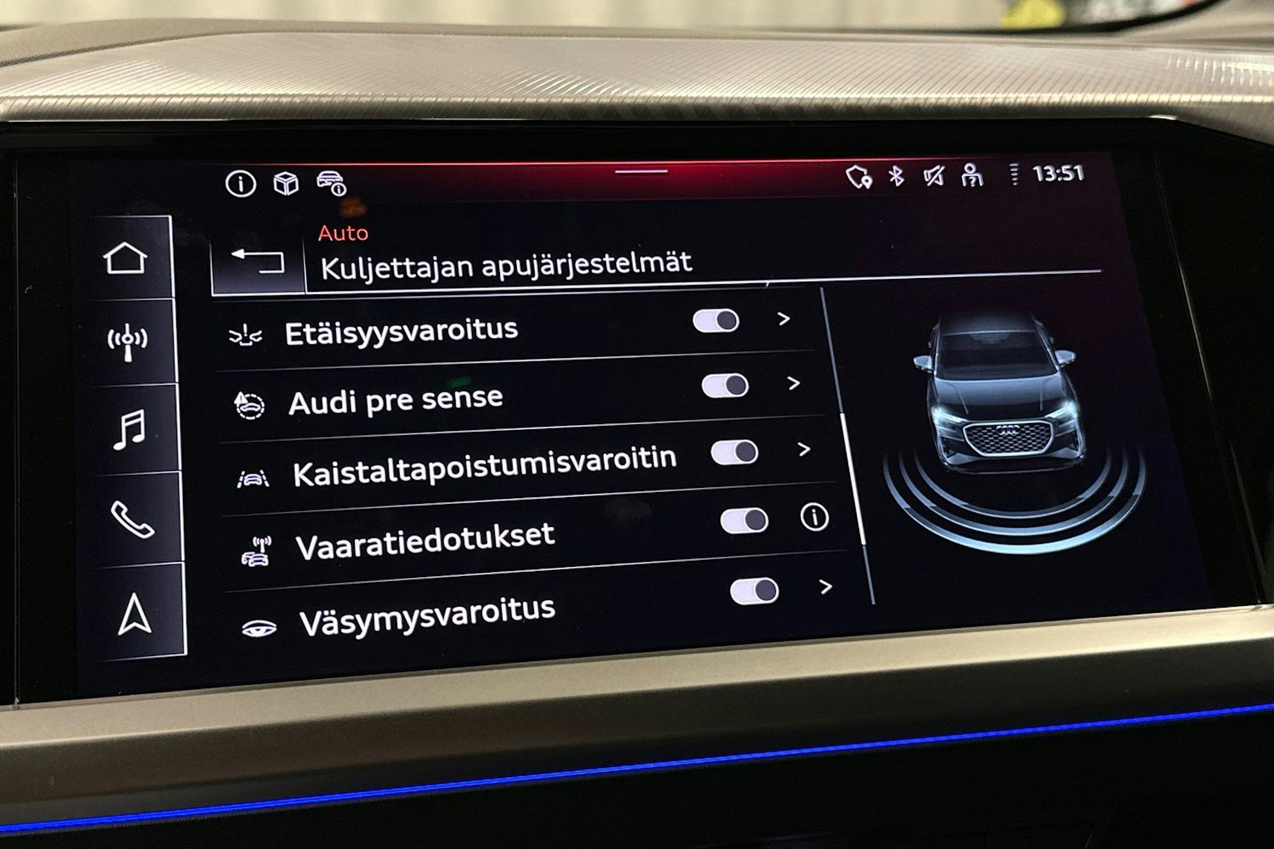 sininen Audi Q4 e-tron 2024 kuva 32.