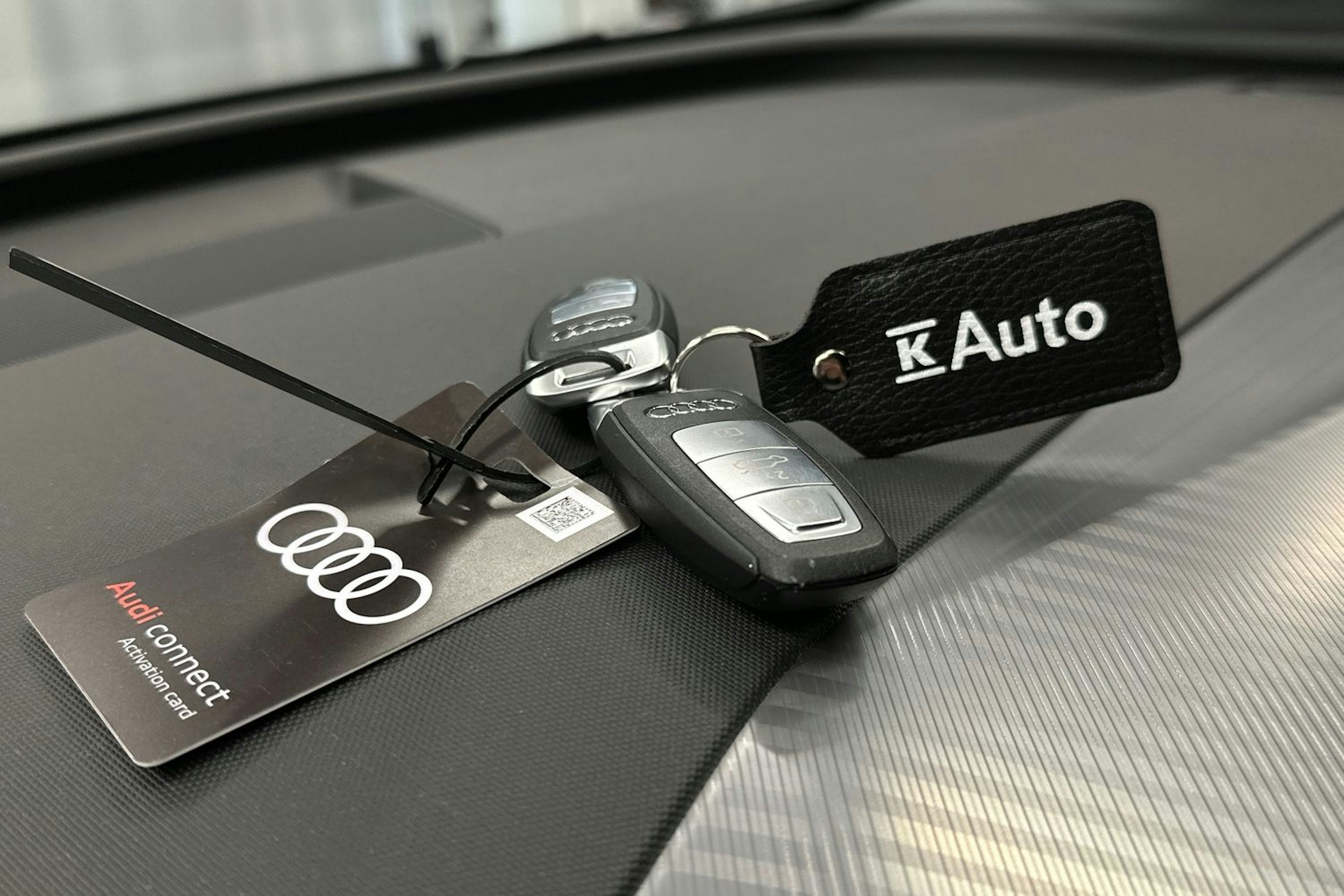 sininen Audi Q4 e-tron 2024 kuva 35.