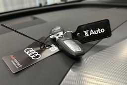 sininen Audi Q4 e-tron 2024 kuva 35.