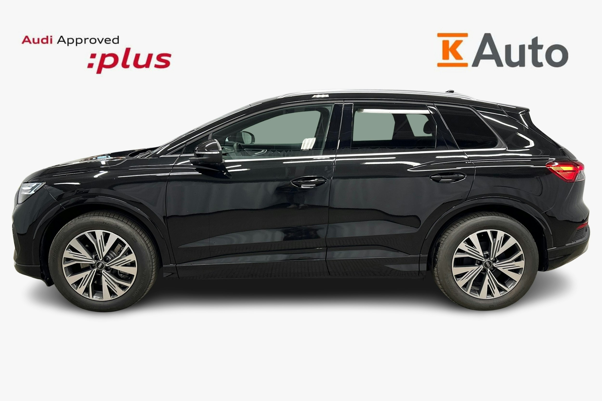 musta Audi Q4 e-tron 2024 kuva 6.