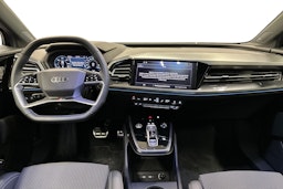musta Audi Q4 e-tron 2024 kuva 7.