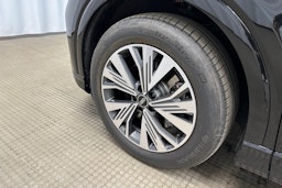 musta Audi Q4 e-tron 2024 kuva 11.
