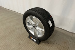 musta Audi Q4 e-tron 2024 kuva 12.