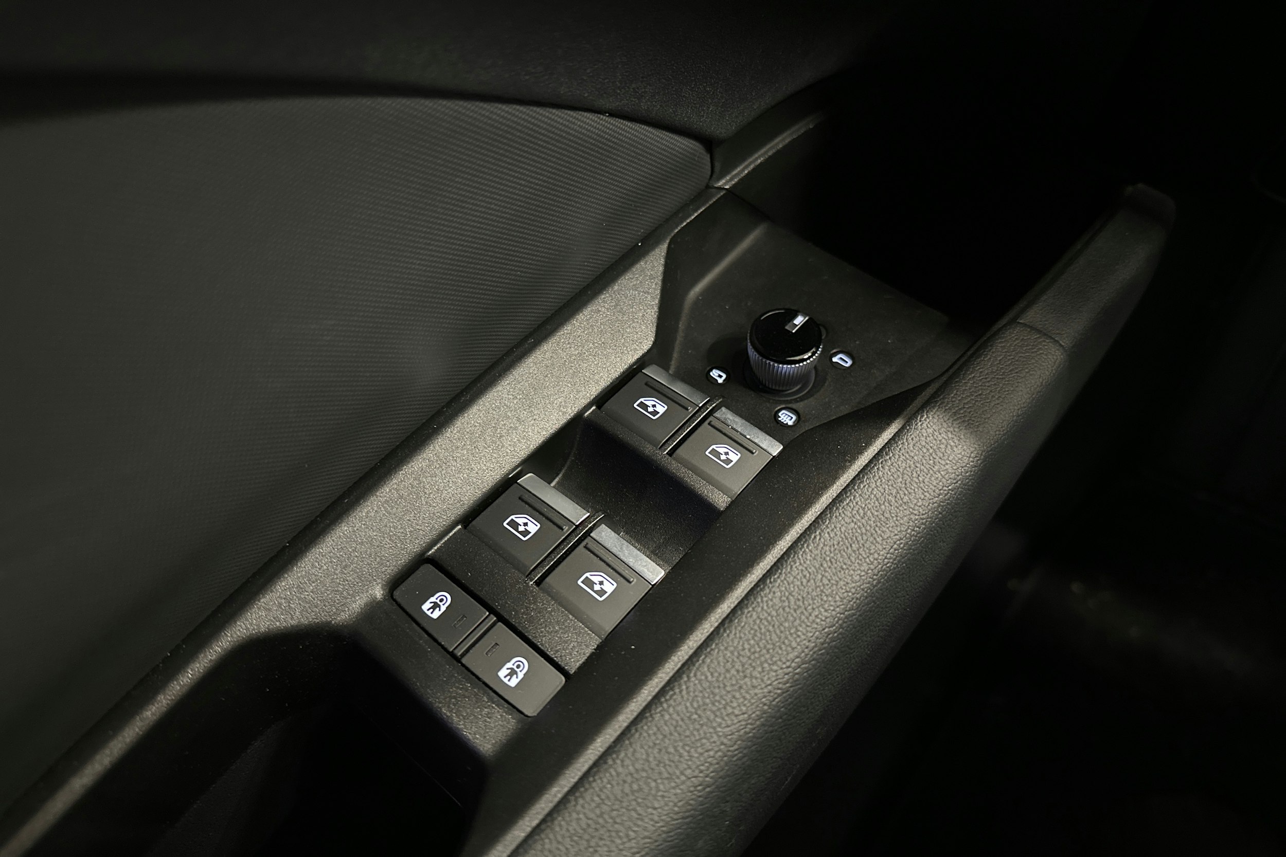 musta Audi Q4 e-tron 2024 kuva 18.