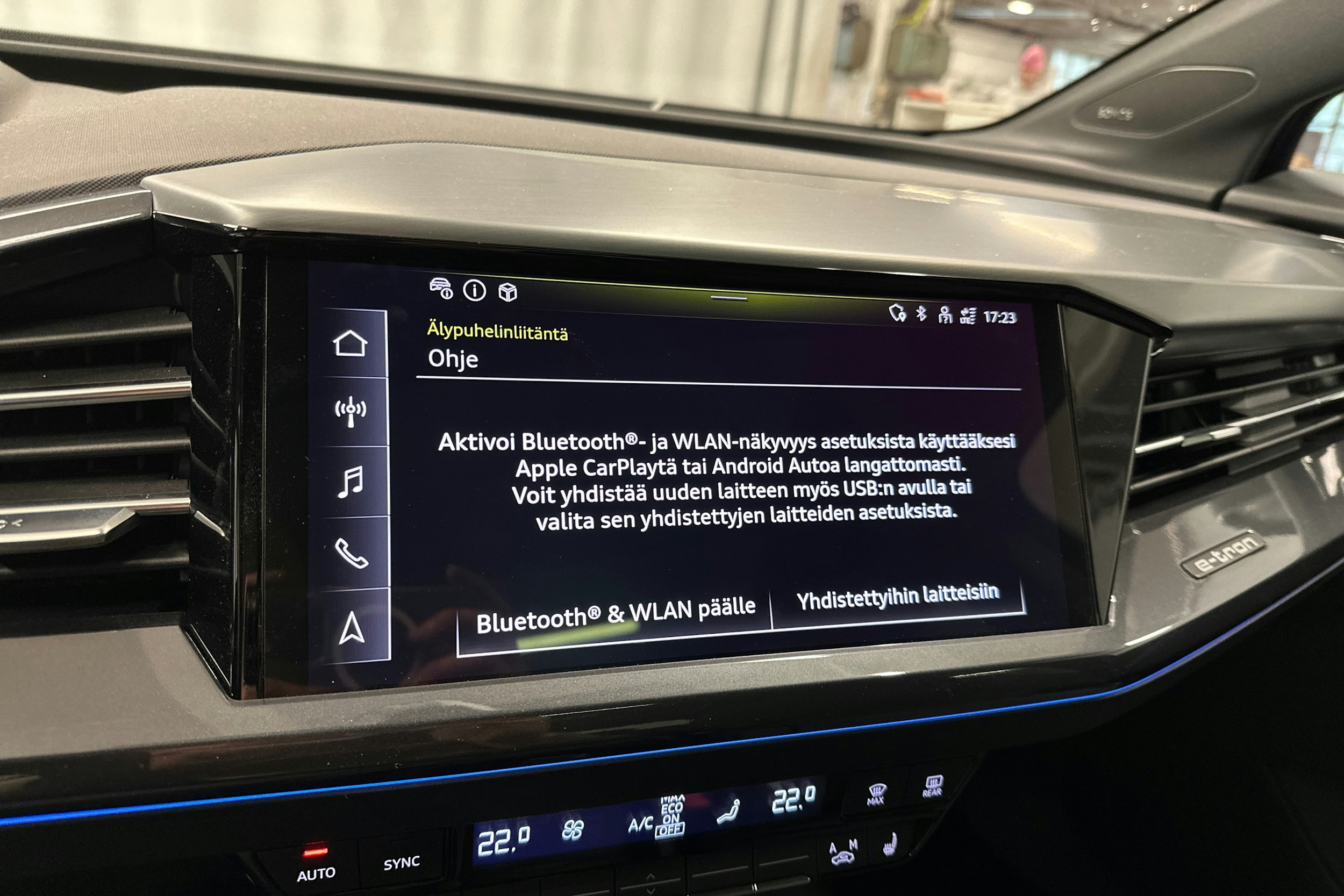 musta Audi Q4 e-tron 2024 kuva 20.