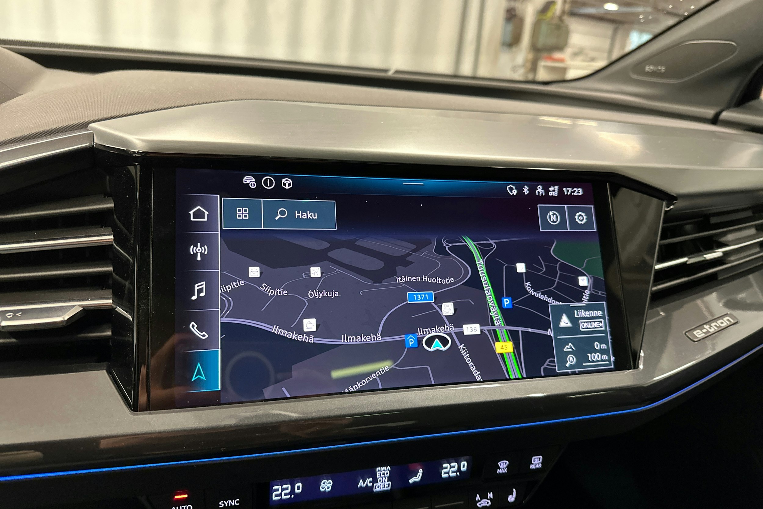 musta Audi Q4 e-tron 2024 kuva 21.