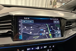 musta Audi Q4 e-tron 2024 kuva 21.
