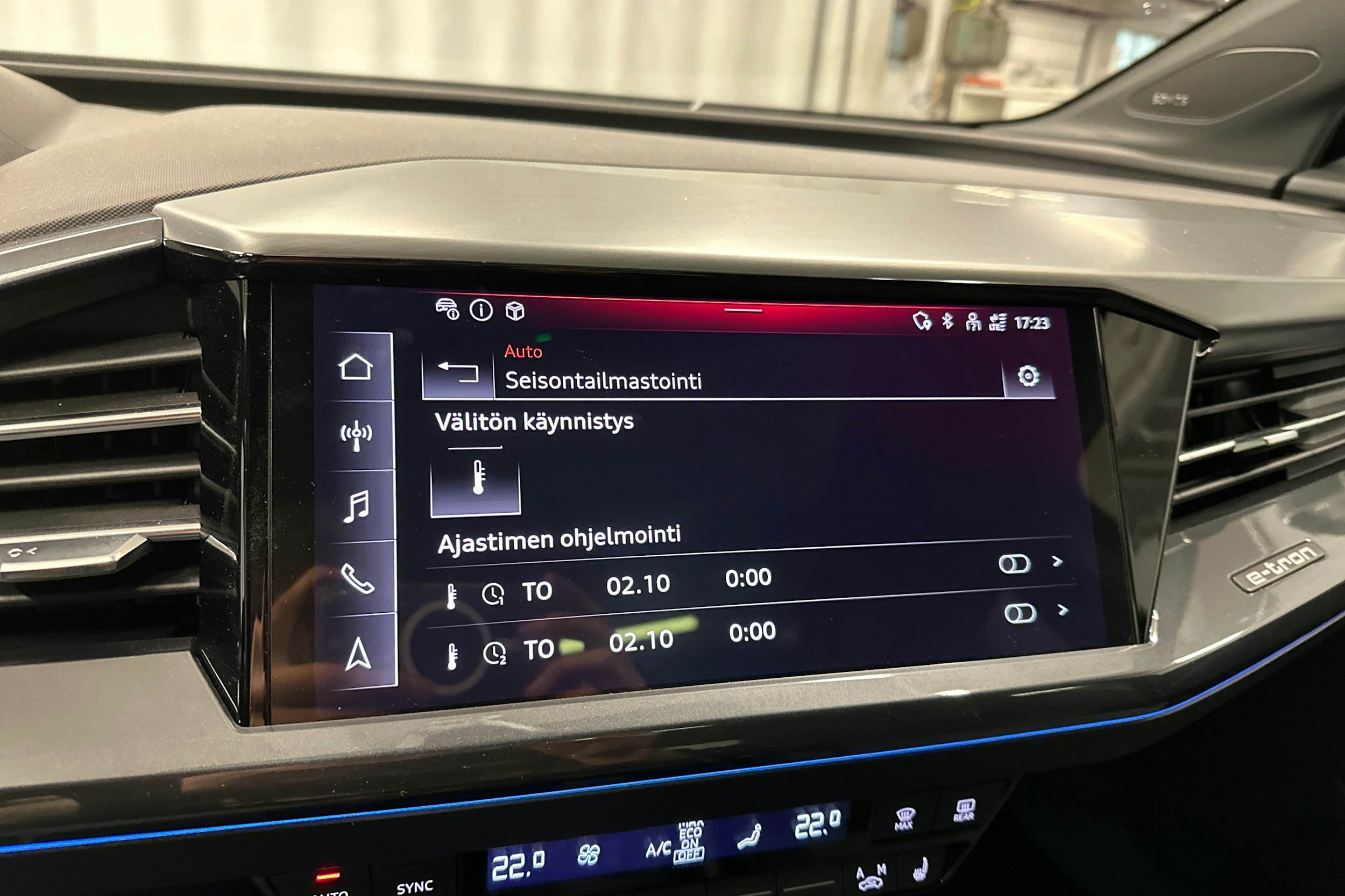 musta Audi Q4 e-tron 2024 kuva 22.