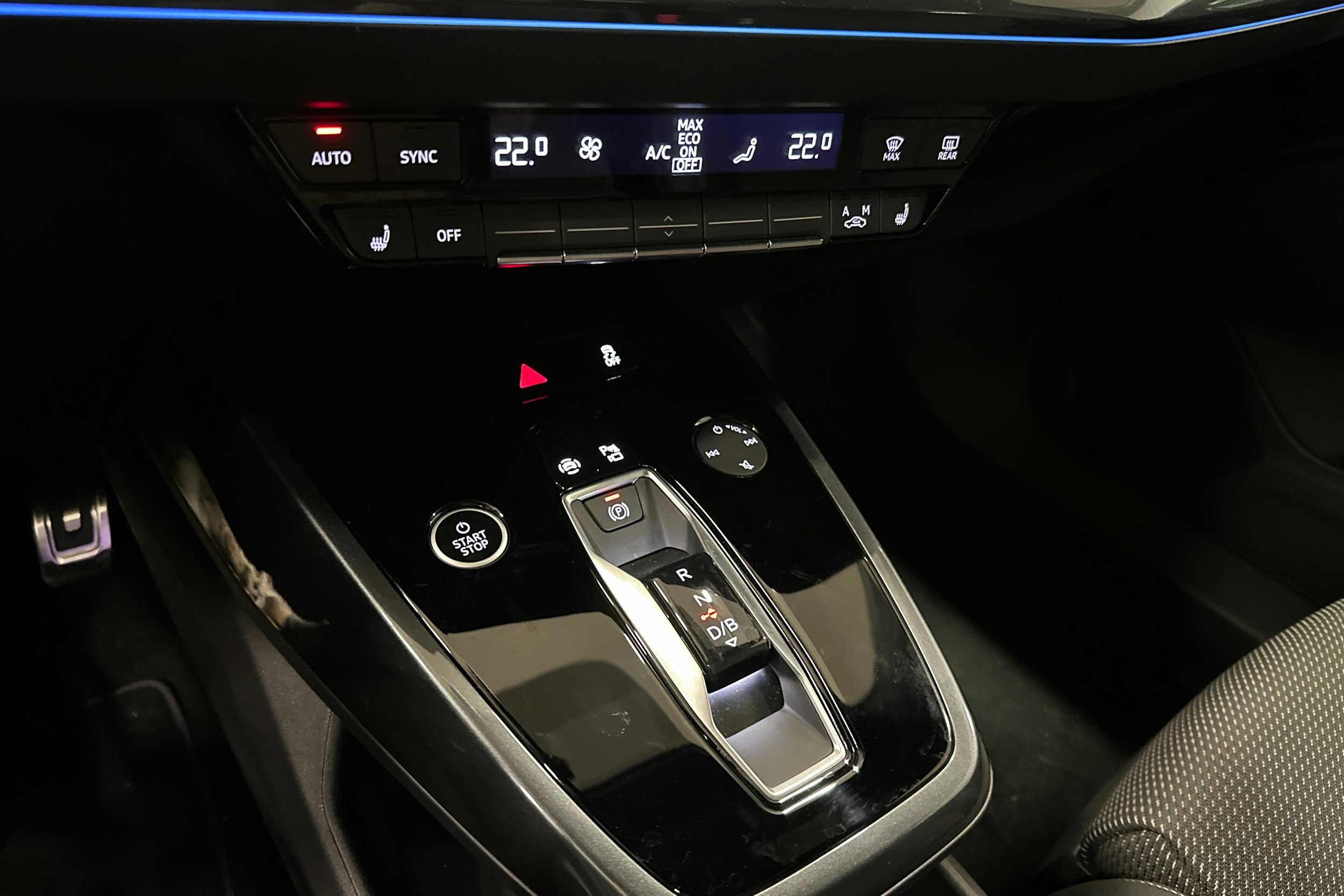 musta Audi Q4 e-tron 2024 kuva 26.