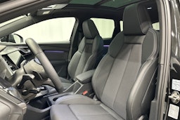 musta Audi Q4 e-tron 2024 kuva 27.