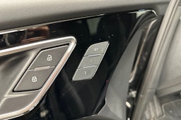 musta Audi Q4 e-tron 2024 kuva 29.