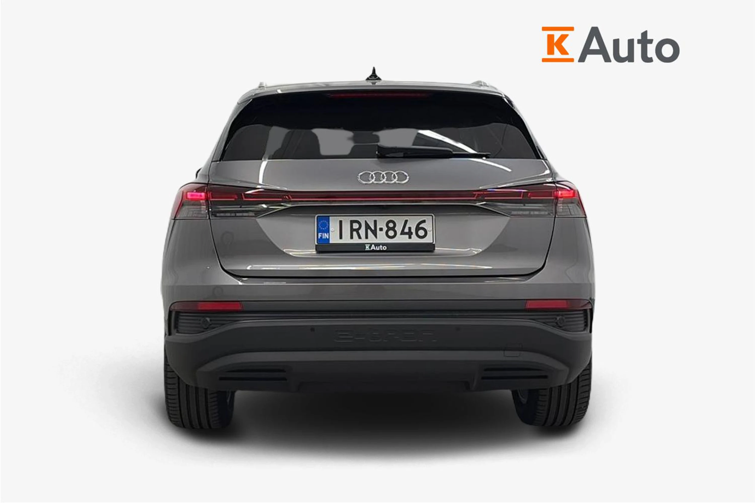 Harmaa Audi Q4 e-tron 2024 kuva 4.