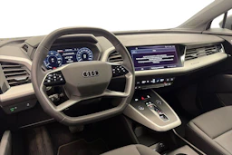 Harmaa Audi Q4 e-tron 2024 kuva 8.
