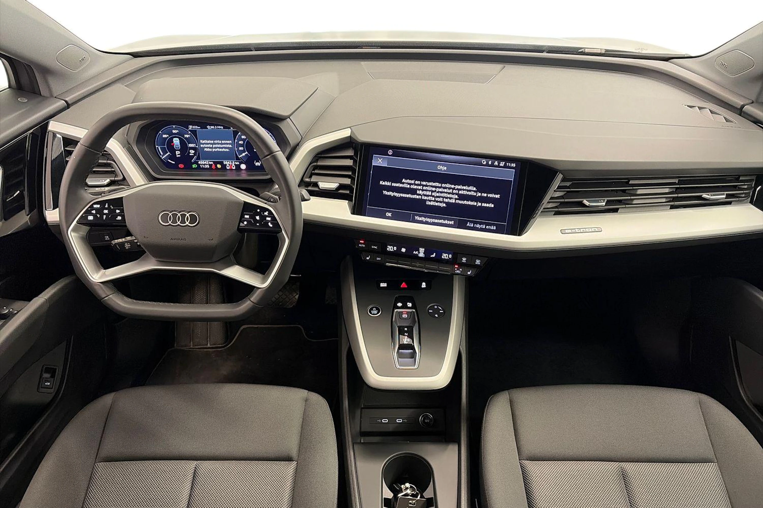 Harmaa Audi Q4 e-tron 2024 kuva 9.
