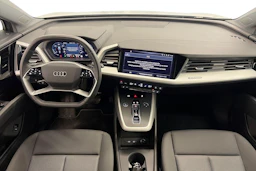 Harmaa Audi Q4 e-tron 2024 kuva 9.