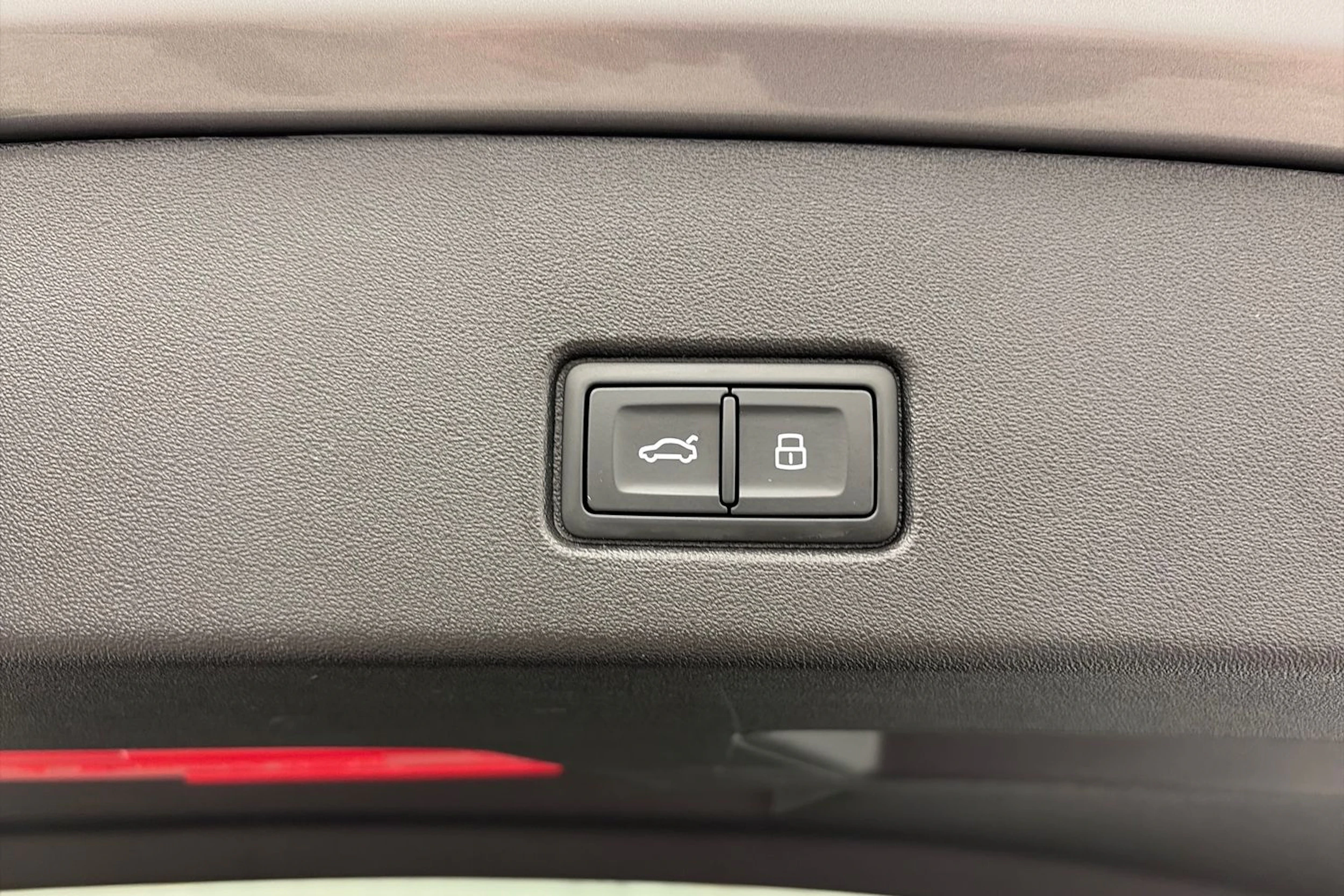 Harmaa Audi Q4 e-tron 2024 kuva 16.