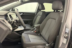 Harmaa Audi Q4 e-tron 2024 kuva 17.