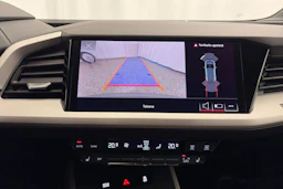 Harmaa Audi Q4 e-tron 2024 kuva 24.