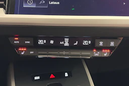 Harmaa Audi Q4 e-tron 2024 kuva 30.