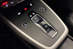 Harmaa Audi Q4 e-tron 2024 kuva 31.