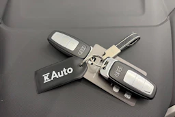 Harmaa Audi Q4 e-tron 2024 kuva 32.