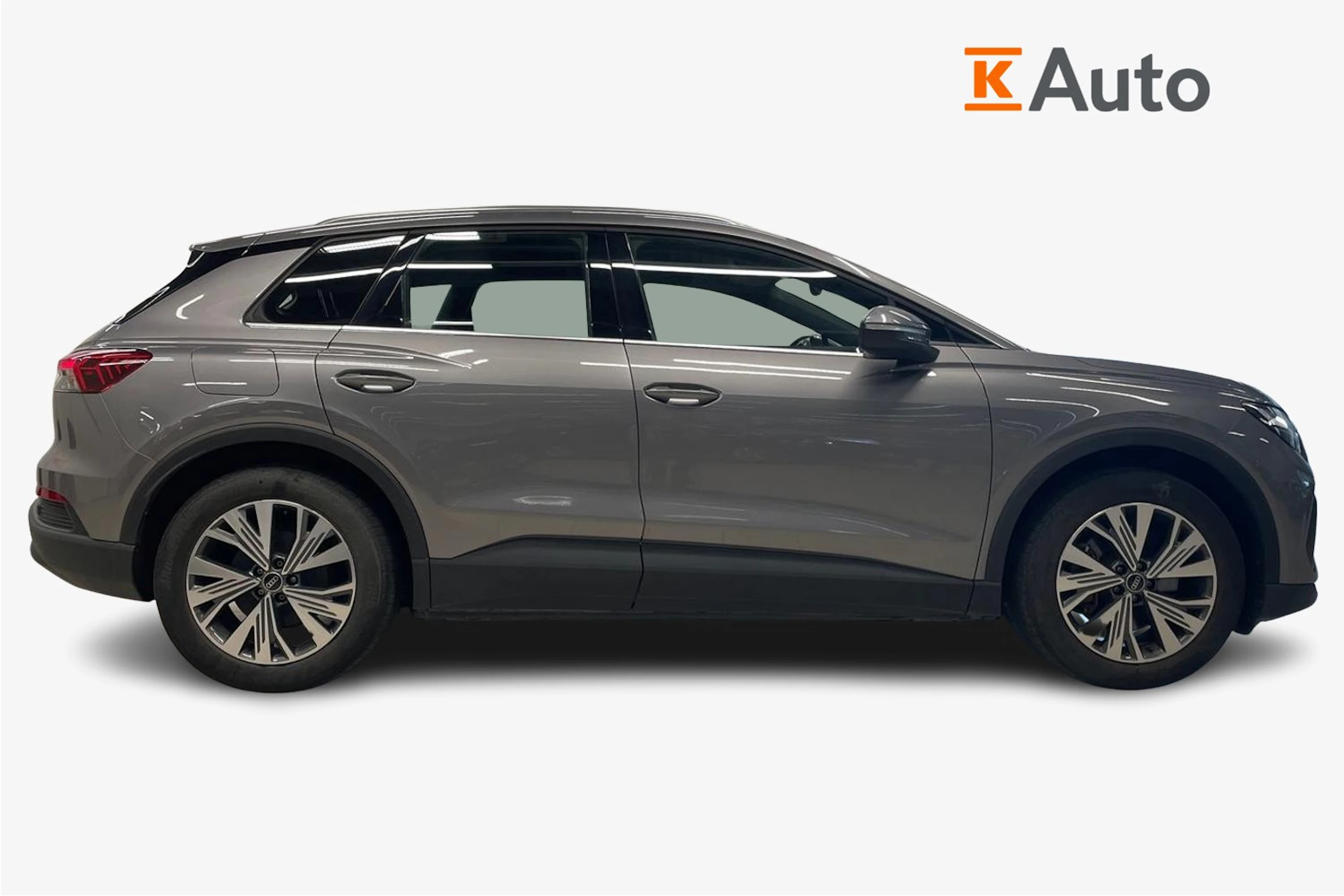 Harmaa Audi Q4 e-tron 2024 kuva 5.