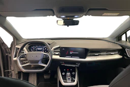 Harmaa Audi Q4 e-tron 2024 kuva 7.