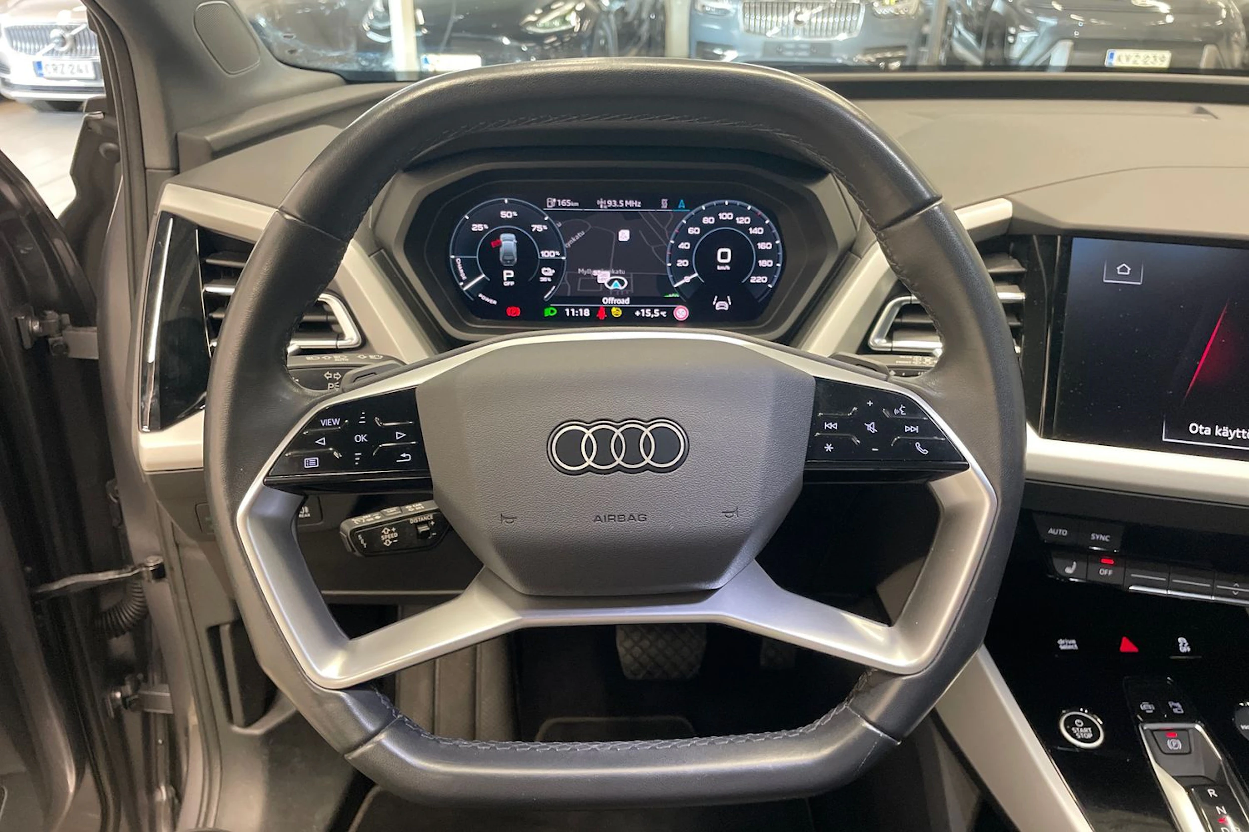 Harmaa Audi Q4 e-tron 2024 kuva 11.