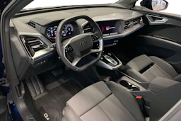 Sininen Audi Q4 e-tron 2024 kuva 6.