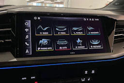 Sininen Audi Q4 e-tron 2024 kuva 17.