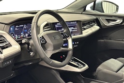 sininen Audi Q4 e-tron 2024 kuva 6.