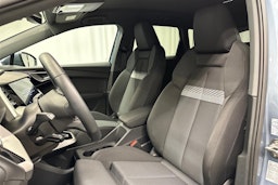 sininen Audi Q4 e-tron 2024 kuva 11.