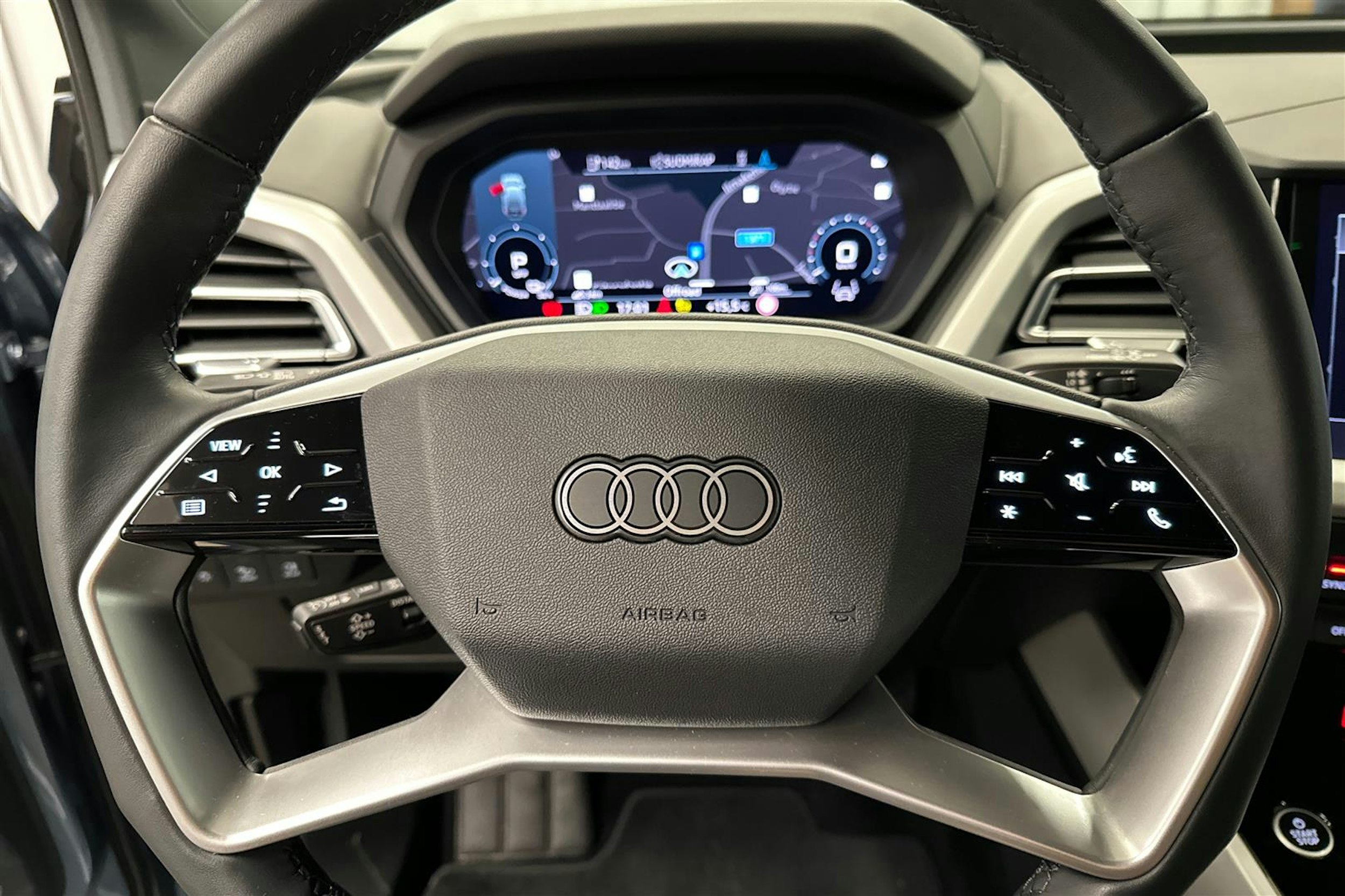 sininen Audi Q4 e-tron 2024 kuva 12.