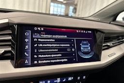 sininen Audi Q4 e-tron 2024 kuva 19.